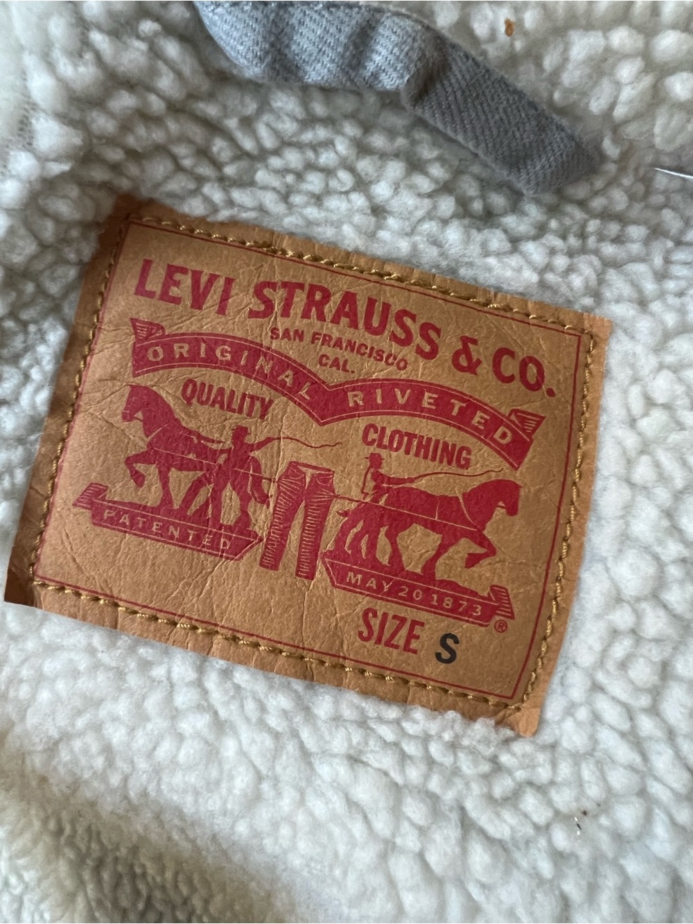 Levi’s Gray Sherpa Trucker Jacket, S - Picture 7 of 9
